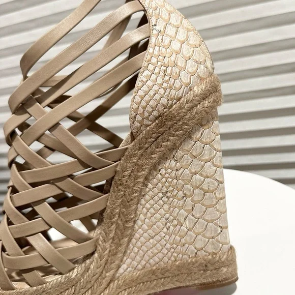 🌺CHRISTIAN LOUBOUTIN🌺 Tramontagne Red Sole Wedge
Sandal Beige Size:38 - Picture 12 of 14